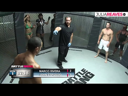 ❤️ Ultimate Fighter akimtosa msichana nambari baada ya pigano ulingoni ️ ☑