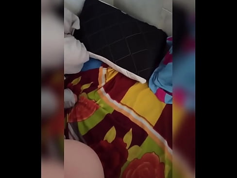 ❤️ Mwenzangu anakaa peke yake nyumbani kwa sababu mume wake anaenda likizo na mimi huchukua nafasi hiyo kumlamba na kumjaza maziwa. ️ ☑